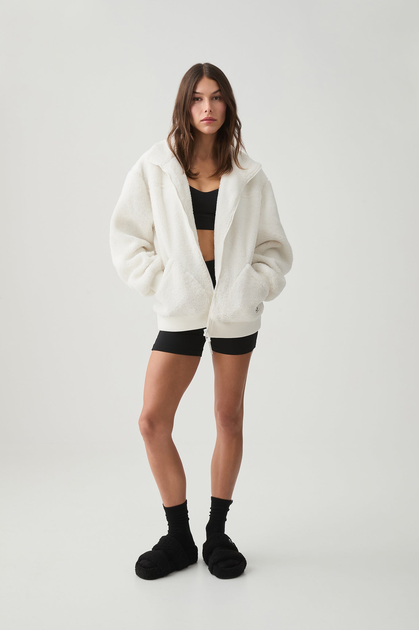 244AA2011_COCNUT-WHT_1_1715129493