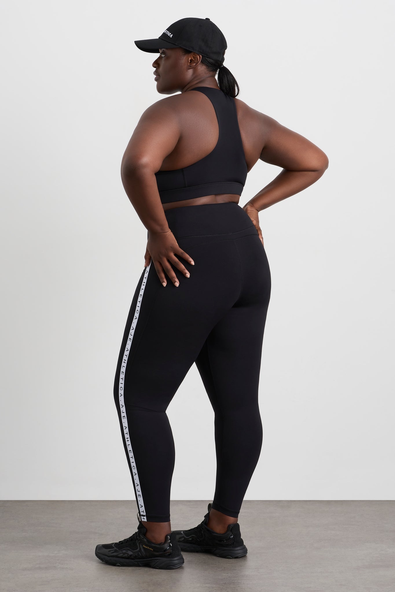 size: 16