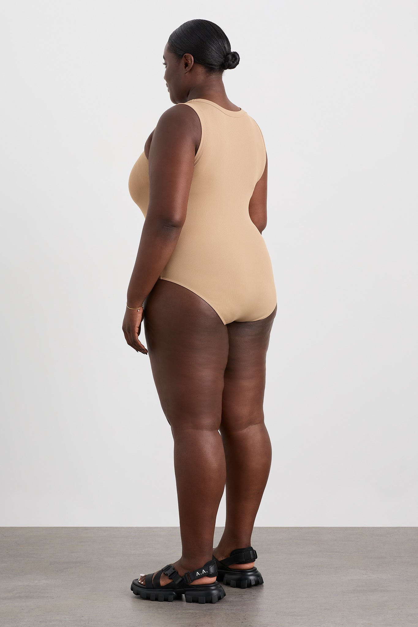 size: 16