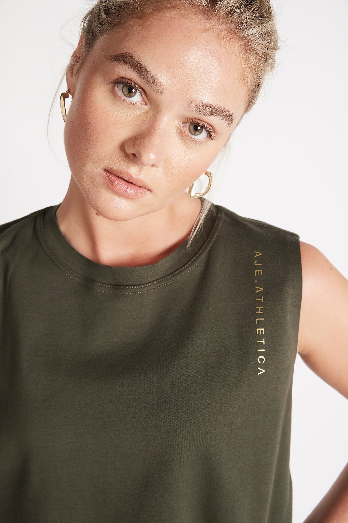 size: 8, secondary-image