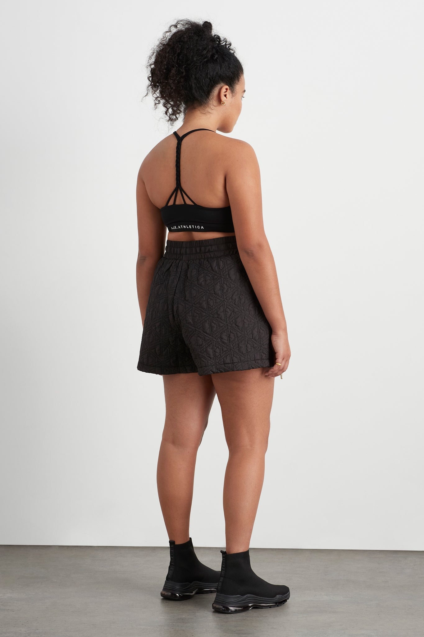 size: 16